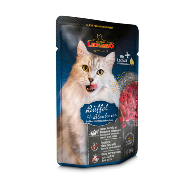تصویر پوچ گربه لئوناردو با طعم گوشت و بلوبری Leonardo Beef & Blueberry وزن 85 گرم از نمای رو به رو
